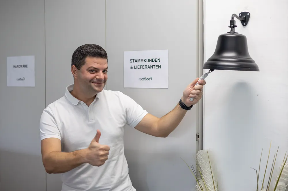 Die Stammkunden-Glocke bei Reoffice in Wien